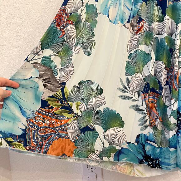 NWT Marciano Lucky Charm Jumpsuit Size 2 Pleated Wide Leg Floral Lace Up - Picture 6 of 15